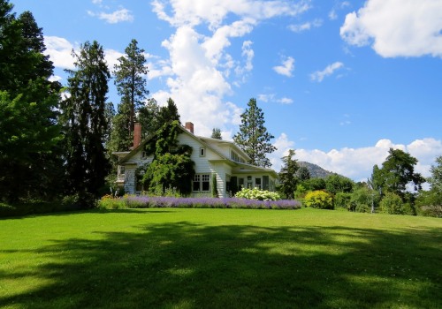 From Drab To Fab: How Lawn Care Service In Northern Virginia Can Revitalize Your Front Yard Landscaping